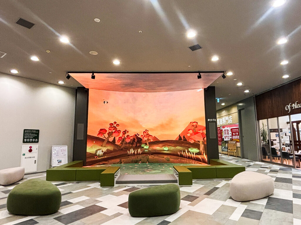 LED導入後の商業施設内スペース。ふむ・あそぶ・デジタルパーク＃ヒトフミの完成。